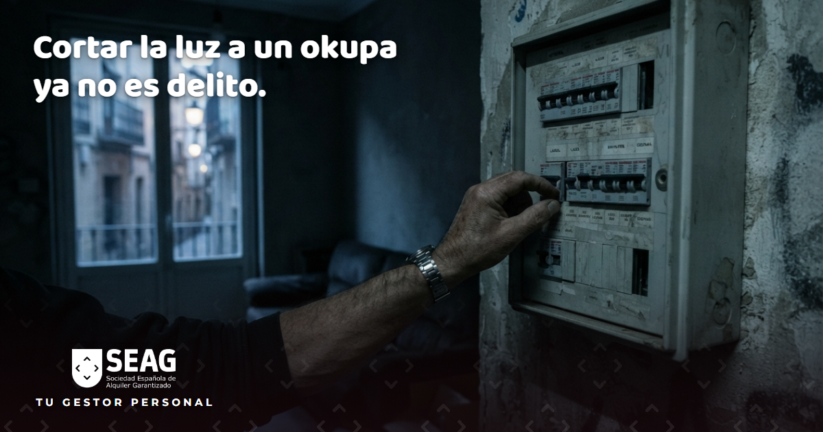 ¿Se puede cortar la luz a un okupa? Lo que dicen Barcelona, Girona y ahora el Supremo